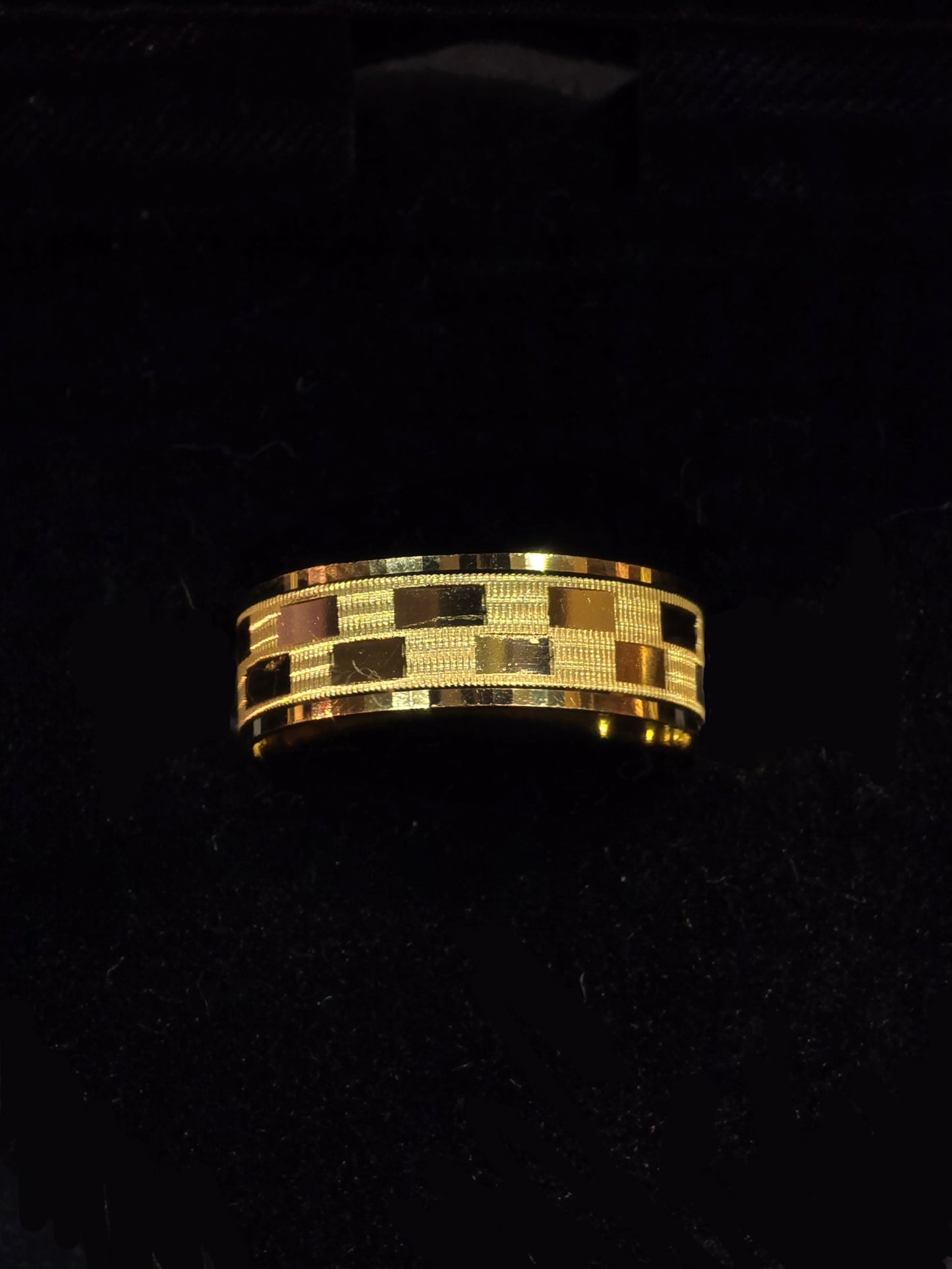22kt Gold Designed Band Ring