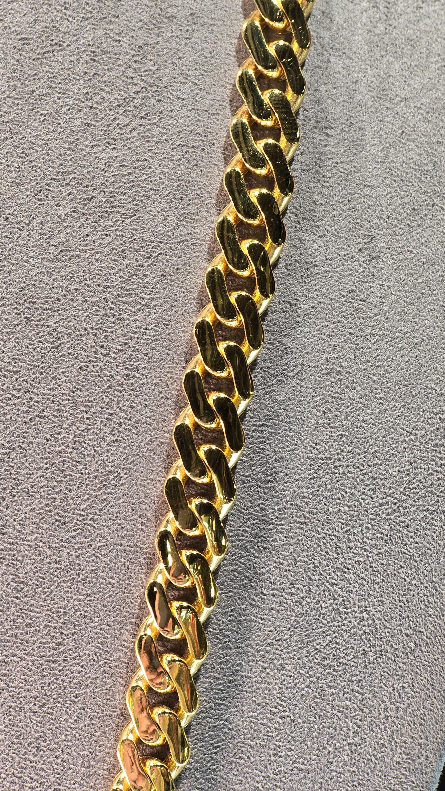 22KT Gold Monaco Chain Classic