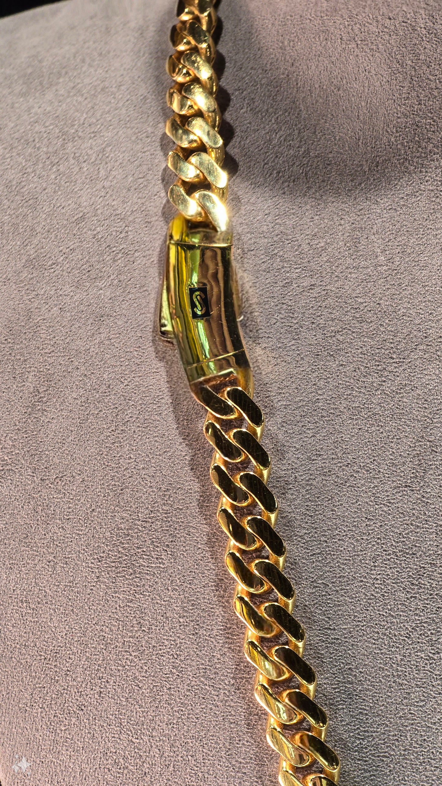 22KT Gold Monaco Chain Classic