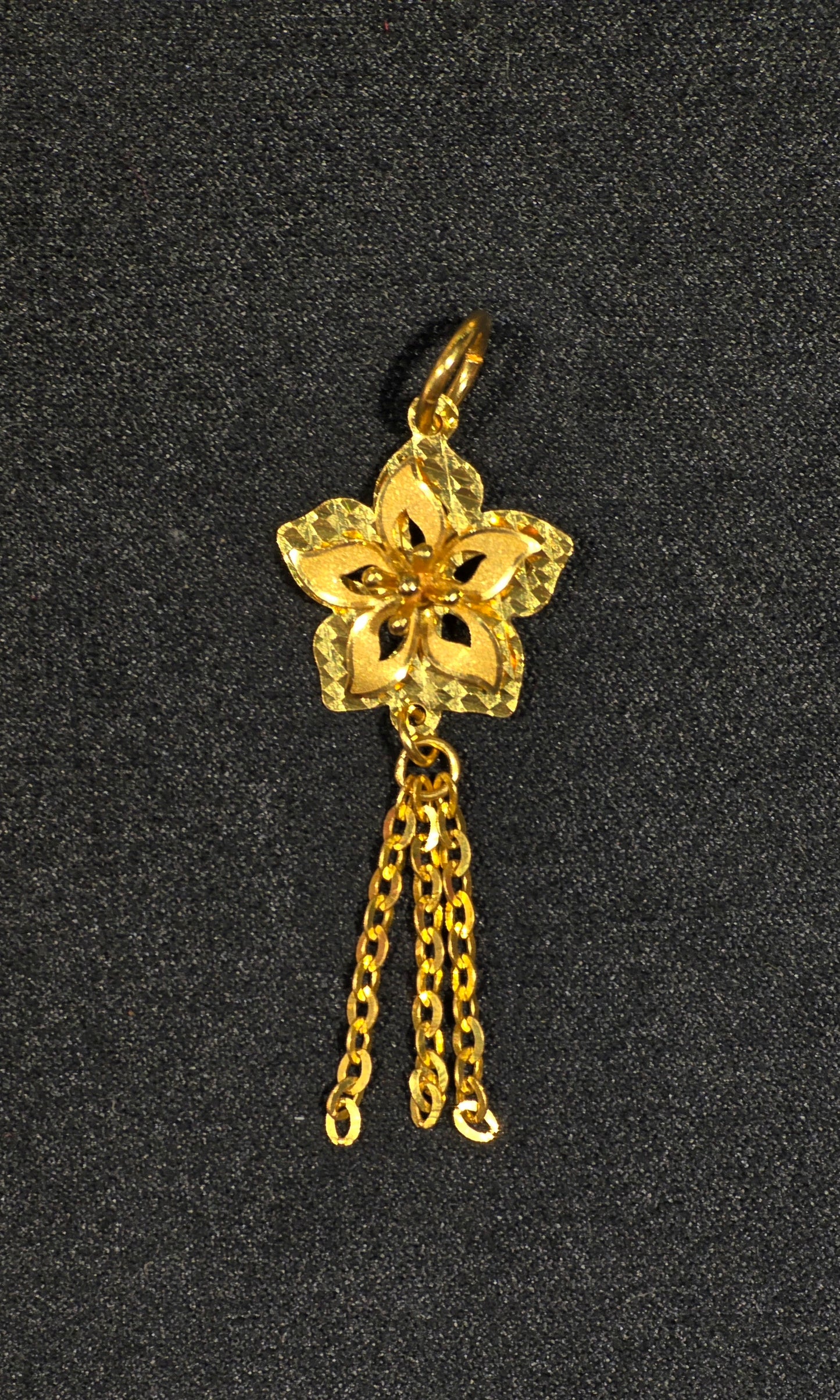 Gold Spinning Flower Pendant