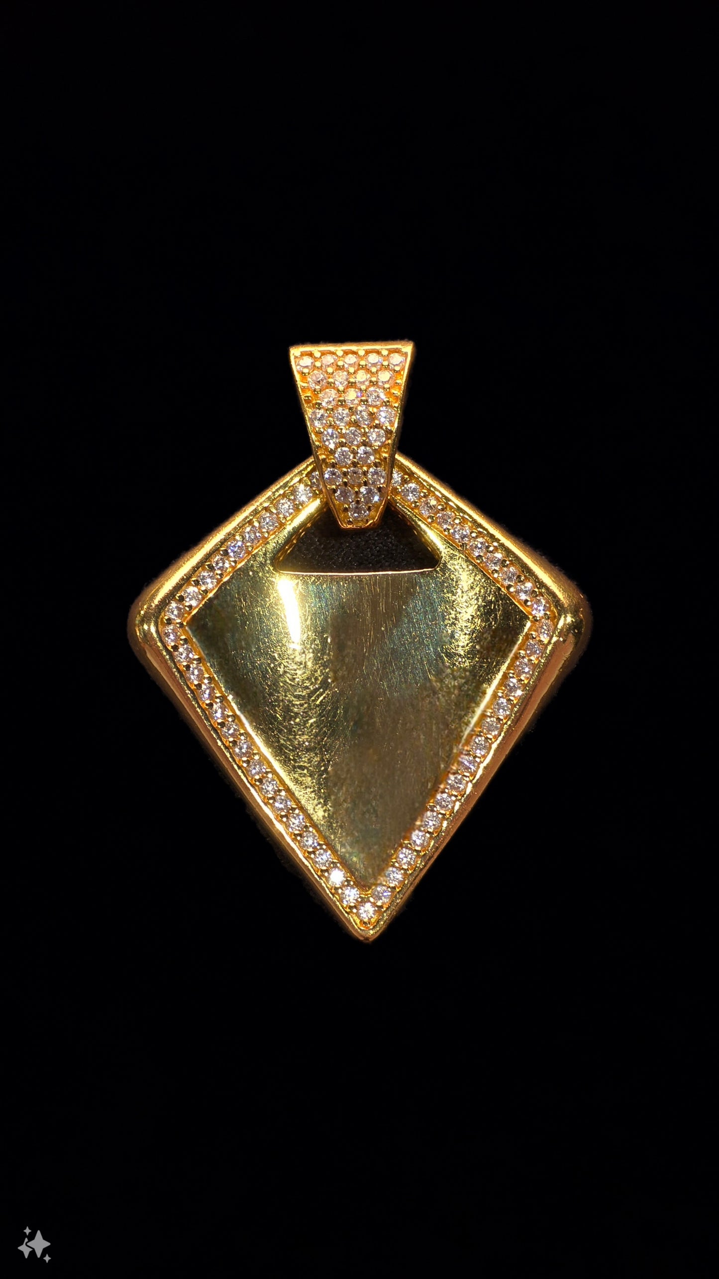 22KT Gold Kite-shaped Pendant