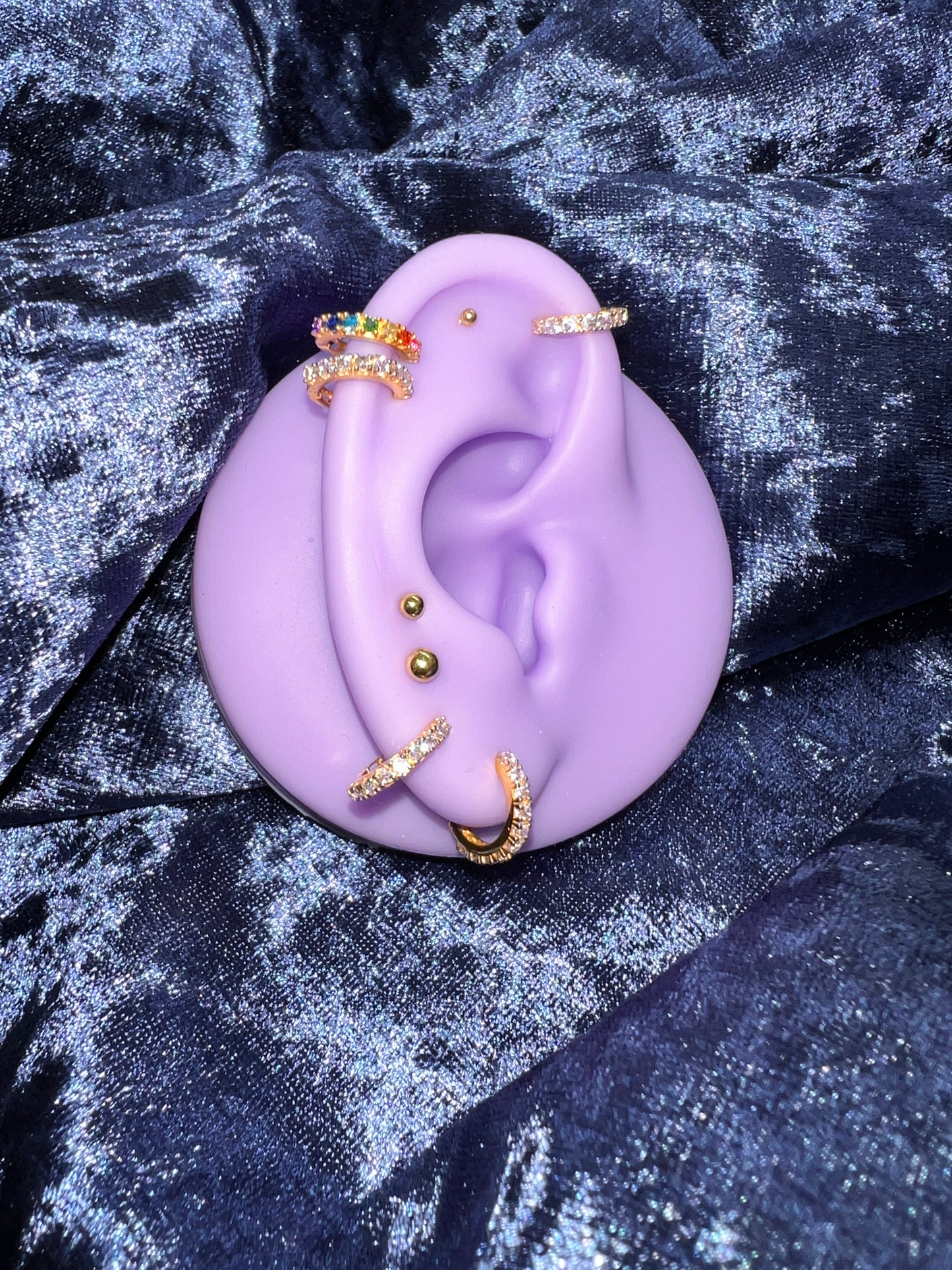 18kt Earrings Huggies – Prong setting